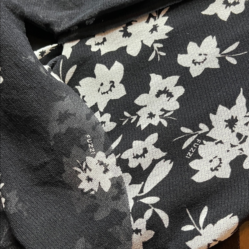 FUZZI Italian Black Floral Wide Leg Romper- M - Picture 9 of 14